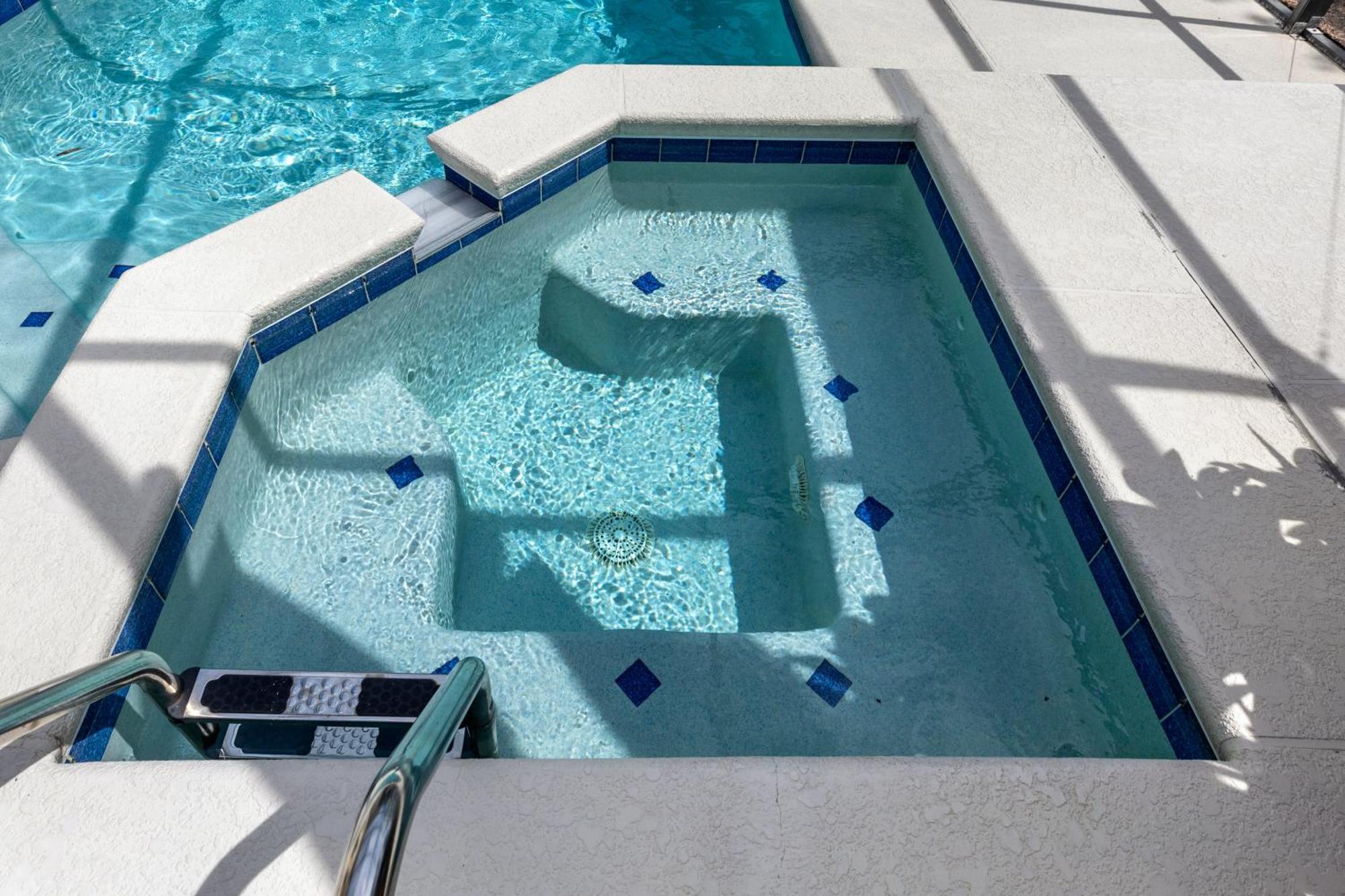 Casa de férias Extended Pool Deck - South Facing - Pool & - Game - Family Friendly - Nr Kissimmee